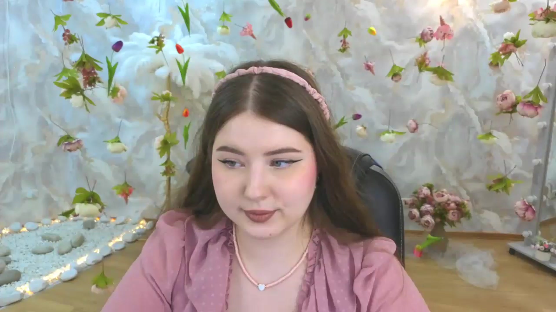 Gallery image thumbnail from EnigmaVeil's myfreecams stream on, 06/09/2026, 09:08 image 2 of 20