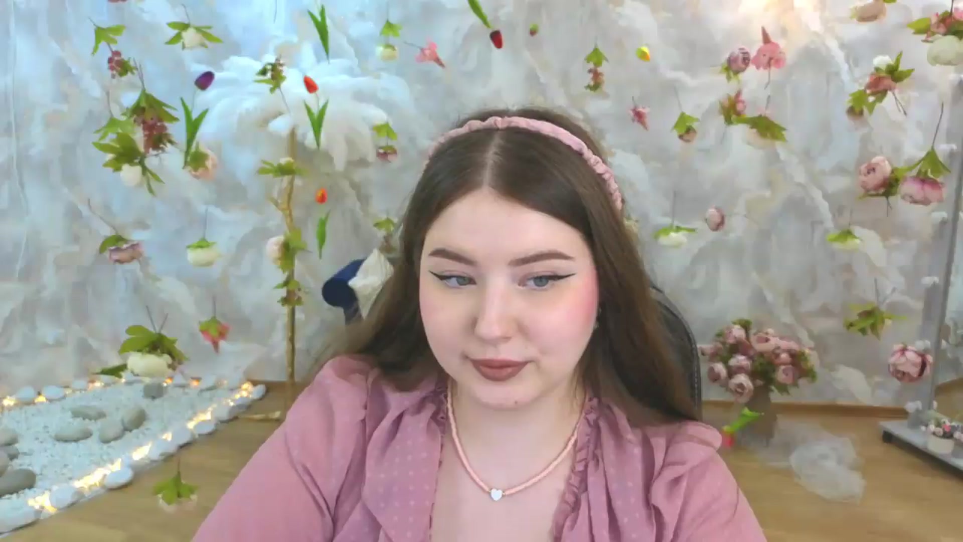 Gallery image thumbnail from EnigmaVeil's myfreecams stream on, 06/09/2026, 09:08 image 3 of 20