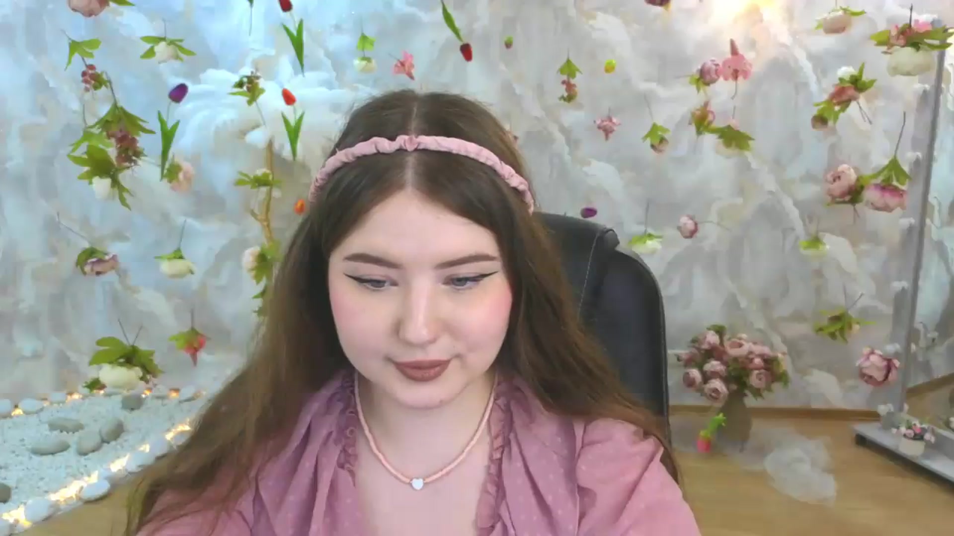 Gallery image thumbnail from EnigmaVeil's myfreecams stream on, 06/09/2026, 09:08 image 20 of 20