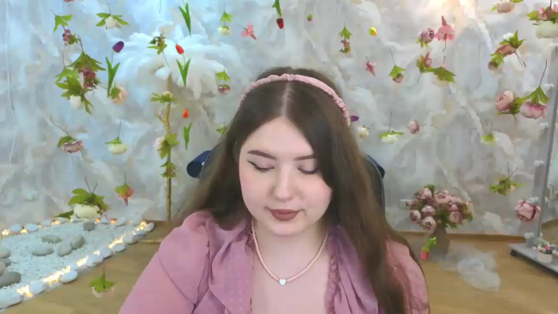 Gallery image thumbnail from EnigmaVeil's myfreecams stream on, 06/09/2026, 09:08 image 1 of 20