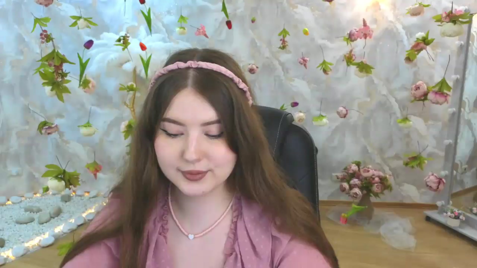 Gallery image thumbnail from EnigmaVeil's myfreecams stream on, 06/09/2026, 09:08 image 14 of 20