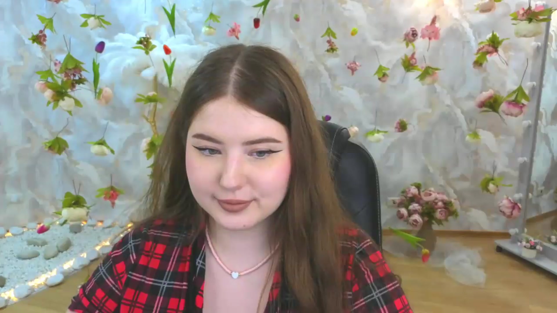 Gallery image thumbnail from EnigmaVeil's myfreecams stream on, 06/09/2026, 11:00 image 6 of 20