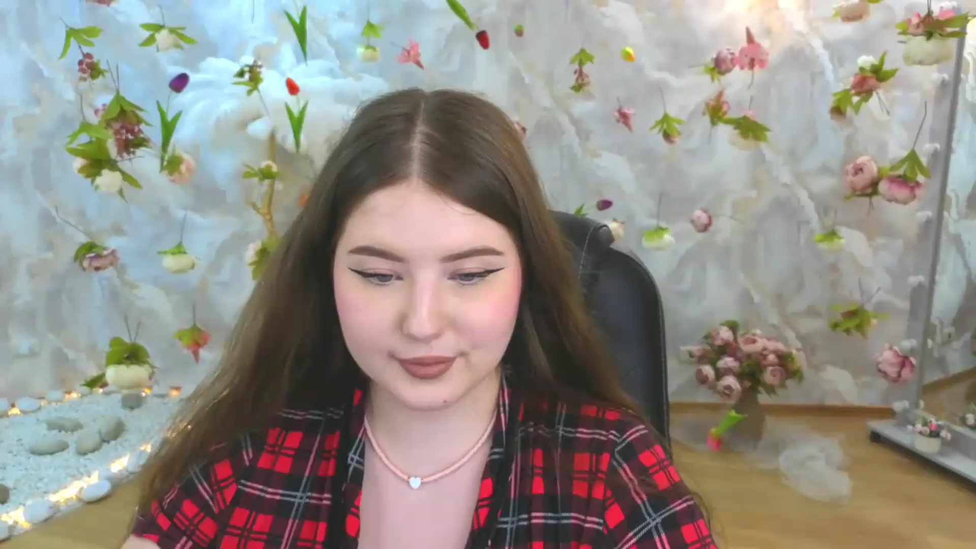 Gallery image thumbnail from EnigmaVeil's myfreecams stream on, 06/09/2026, 11:00 image 12 of 20