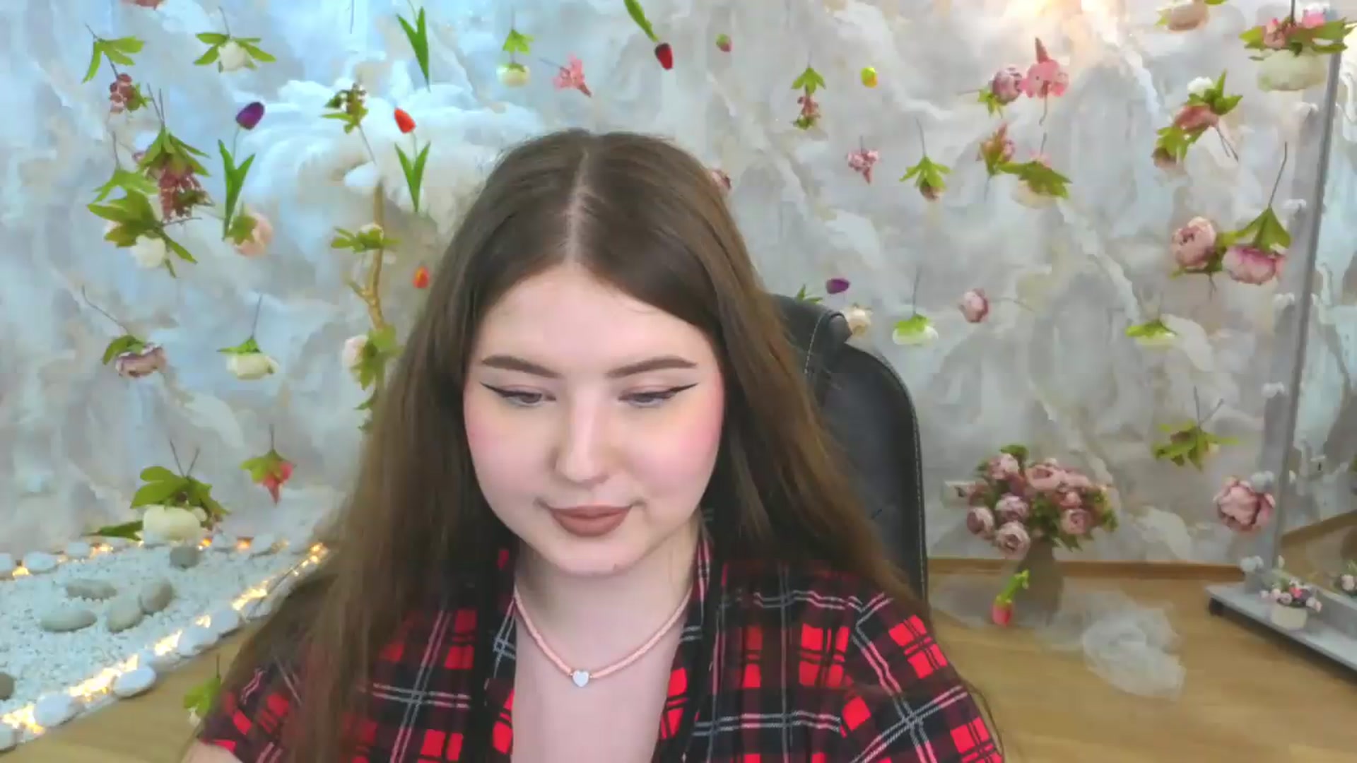 Gallery image thumbnail from EnigmaVeil's myfreecams stream on, 06/09/2026, 11:00 image 16 of 20