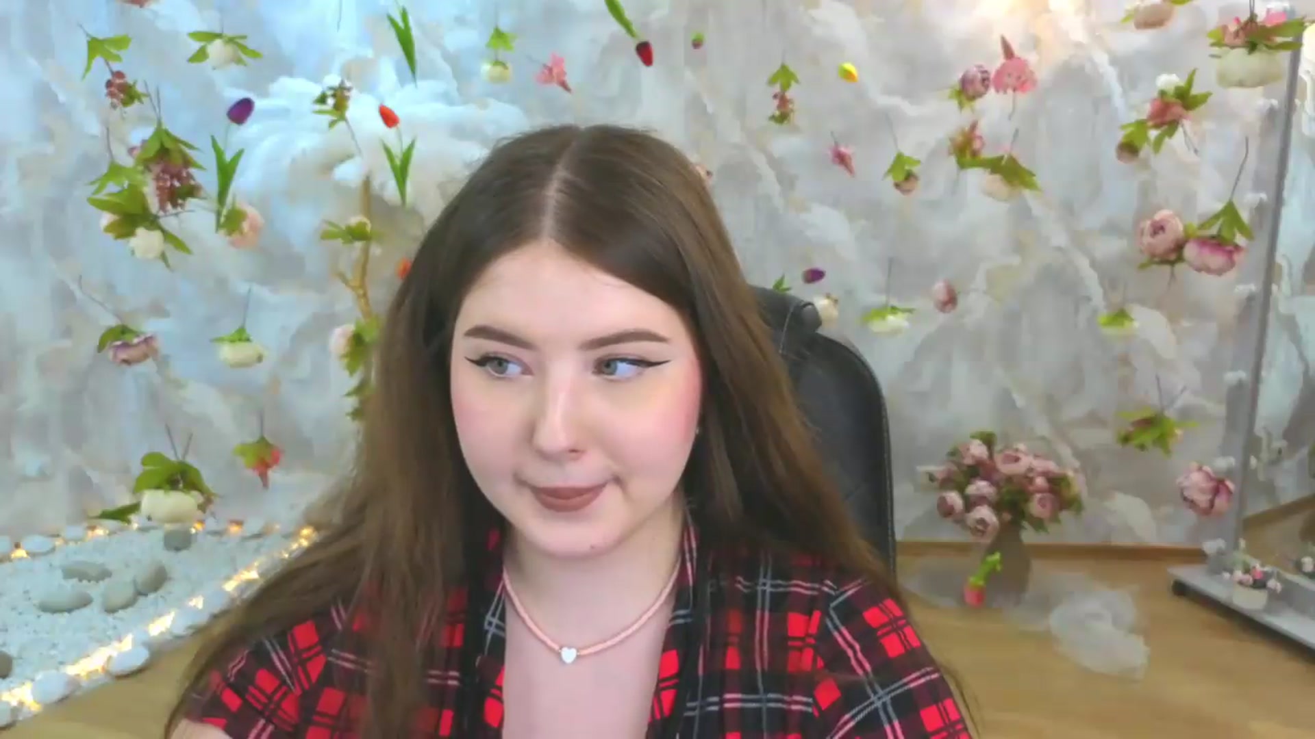 Gallery image thumbnail from EnigmaVeil's myfreecams stream on, 06/09/2026, 11:00 image 18 of 20