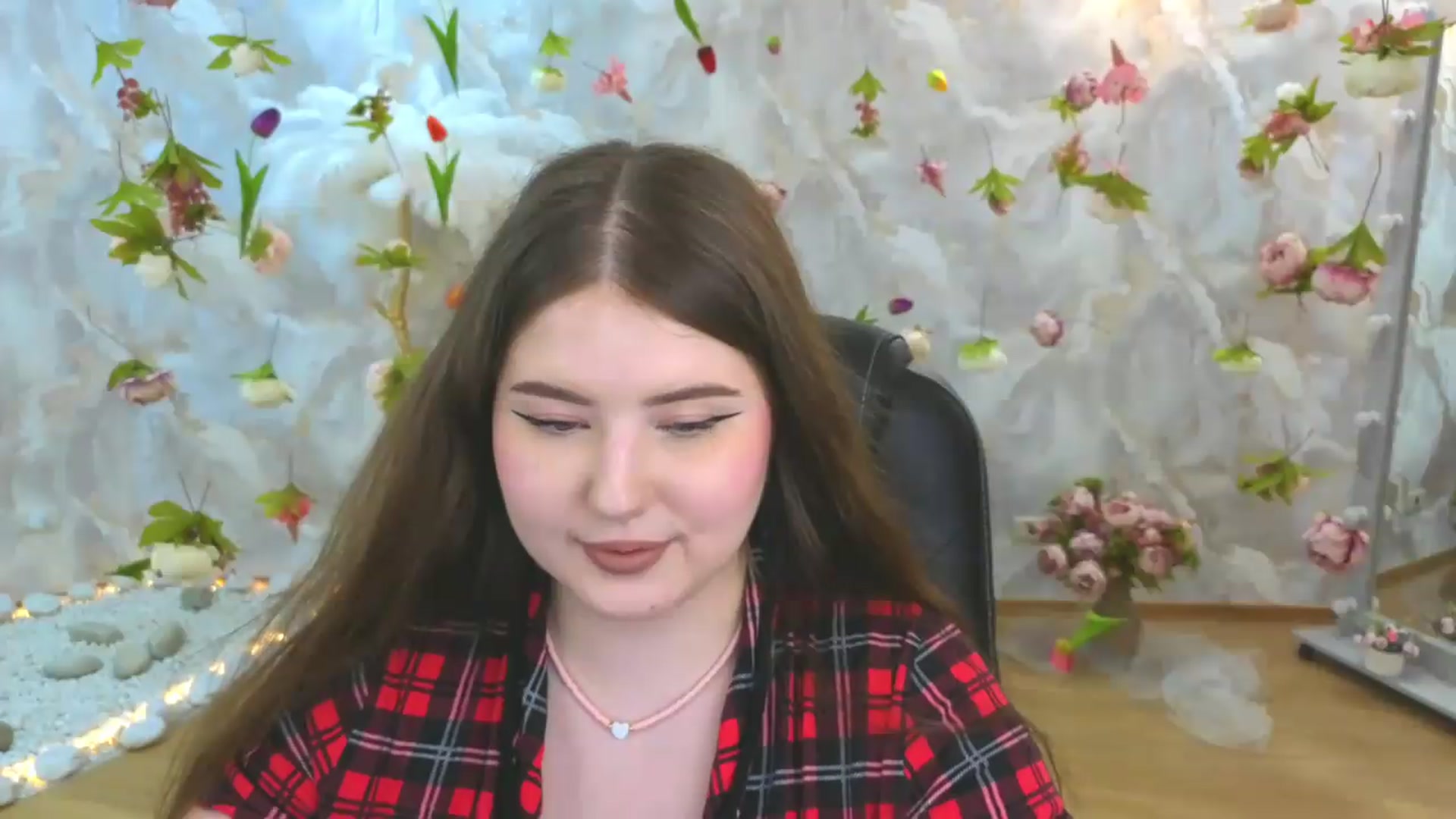 Gallery image thumbnail from EnigmaVeil's myfreecams stream on, 06/09/2026, 11:00 image 15 of 20