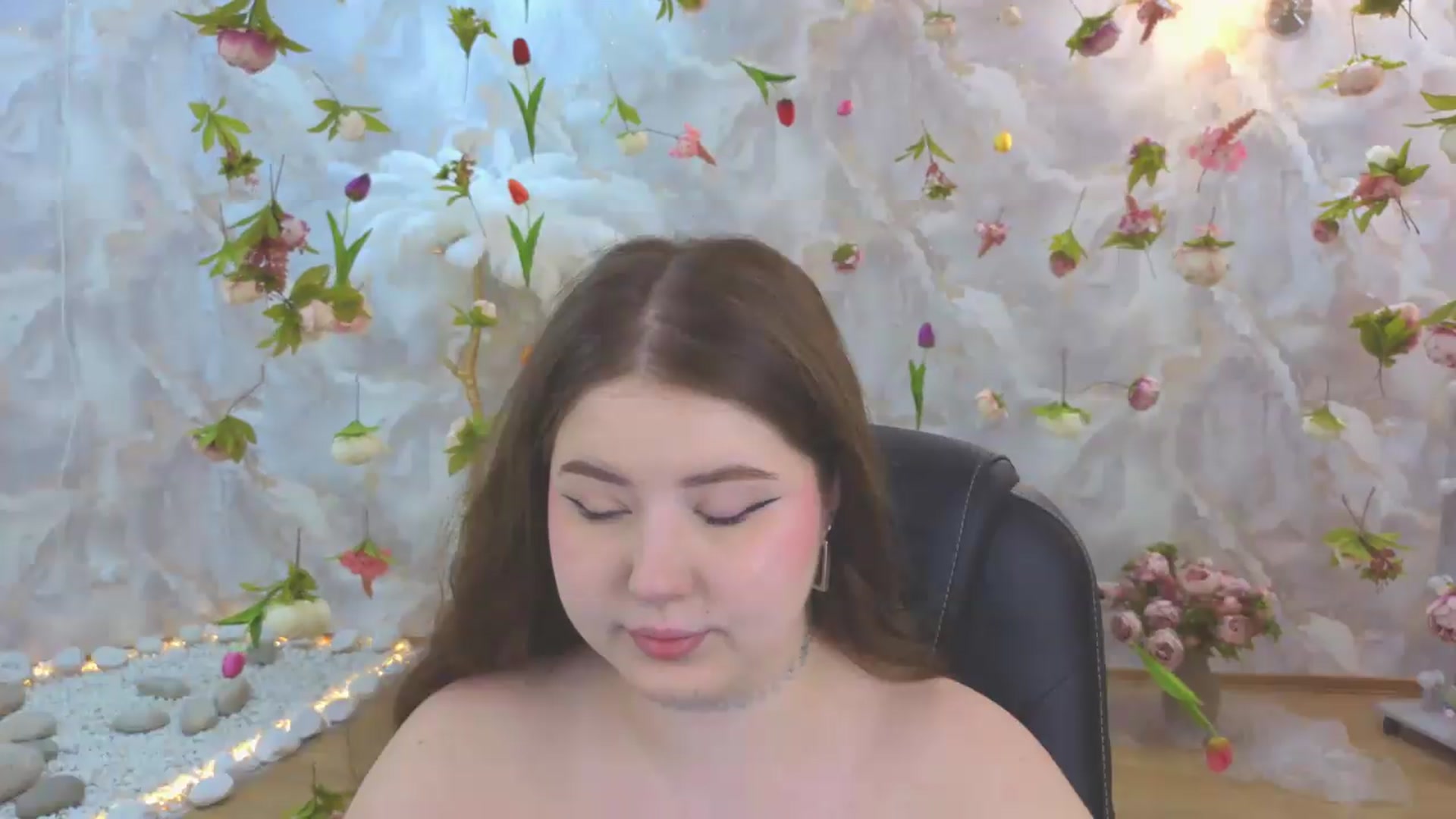 Gallery image thumbnail from EnigmaVeil's myfreecams stream on, 06/11/2026, 20:47 image 5 of 20