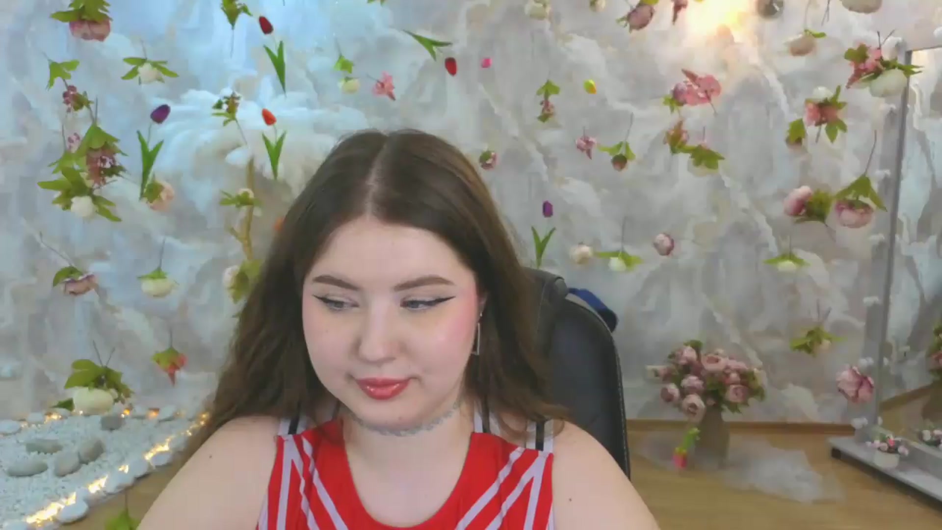 Gallery image thumbnail from EnigmaVeil's myfreecams stream on, 06/12/2026, 03:01 image 14 of 20