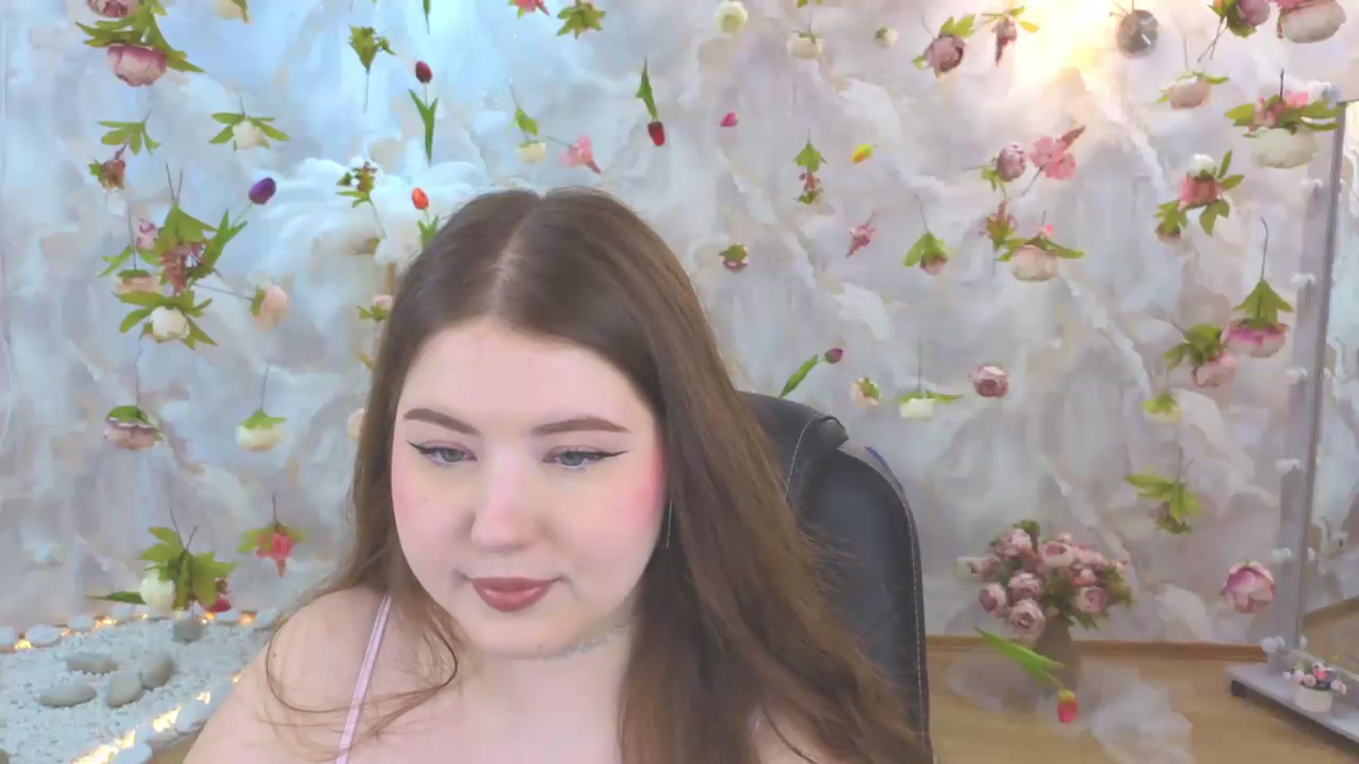 Gallery image thumbnail from EnigmaVeil's myfreecams stream on, 06/14/2026, 19:40 image 20 of 20