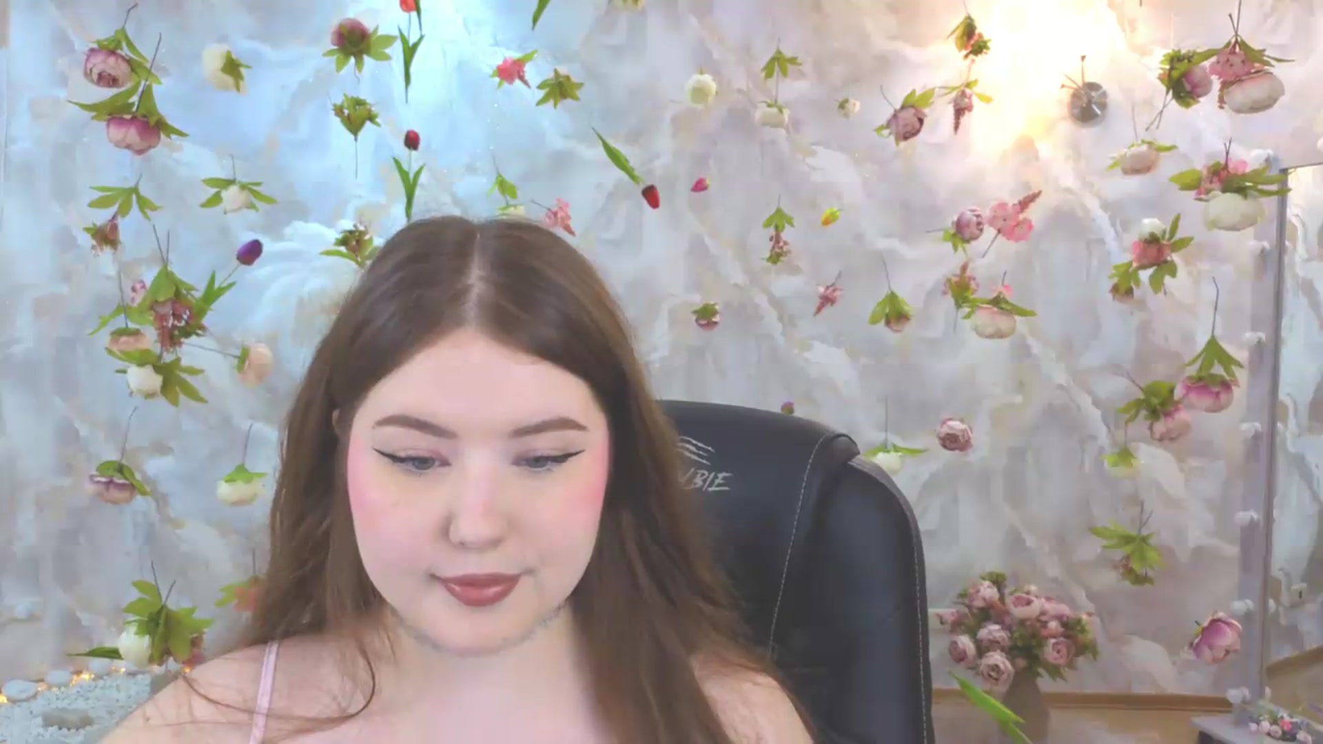 Gallery image thumbnail from EnigmaVeil's myfreecams stream on, 06/14/2026, 19:40 image 19 of 20