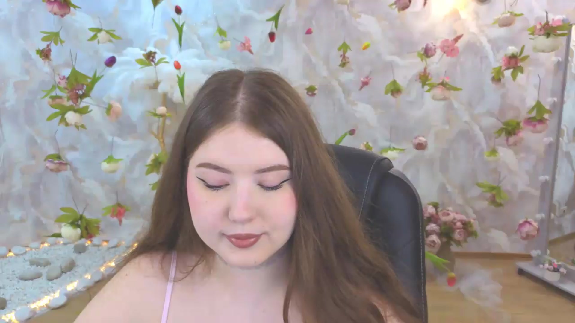 Gallery image thumbnail from EnigmaVeil's myfreecams stream on, 06/14/2026, 19:40 image 15 of 20