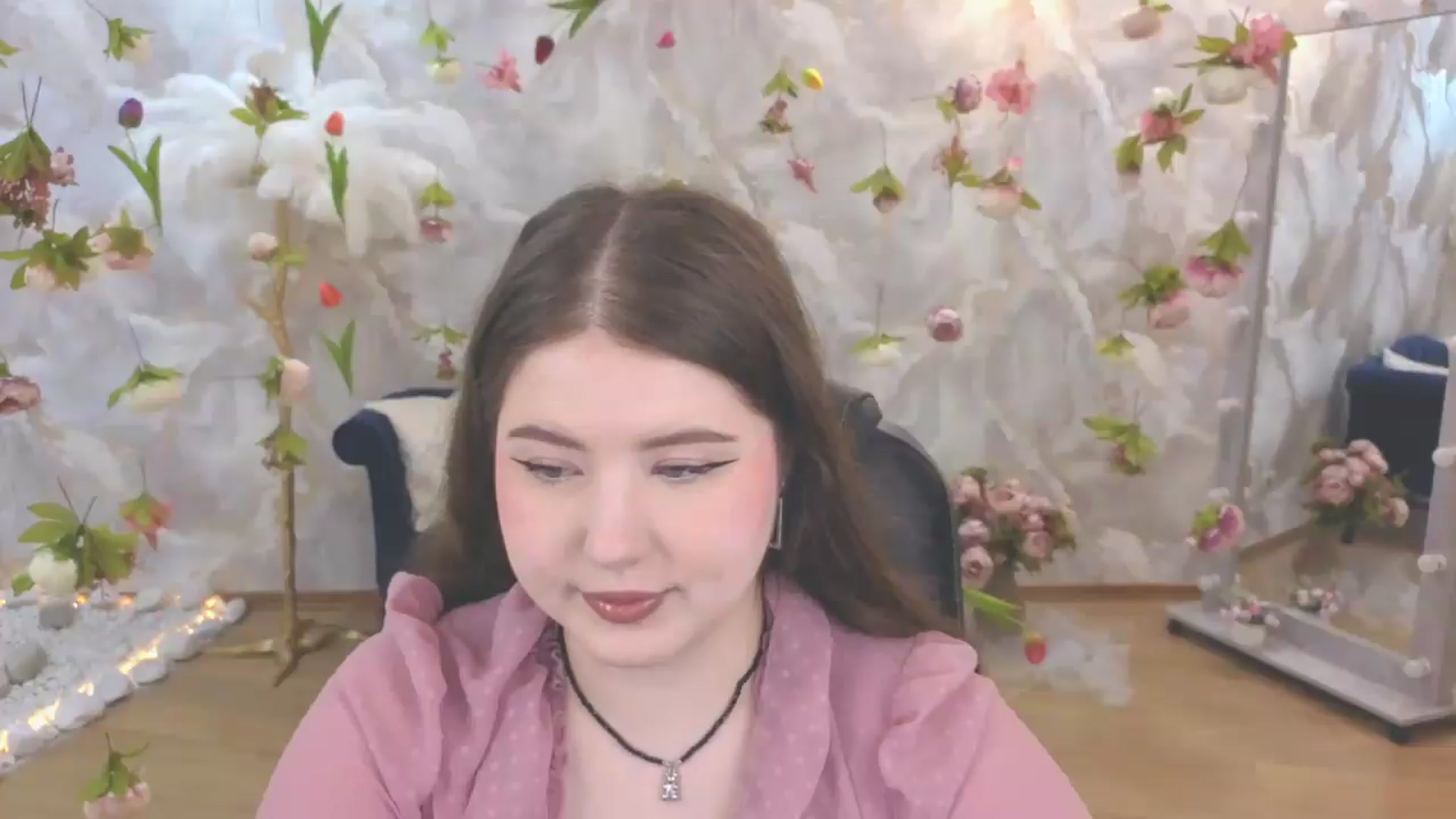 Gallery image thumbnail from EnigmaVeil's myfreecams stream on, 06/18/2026, 18:51 image 16 of 20