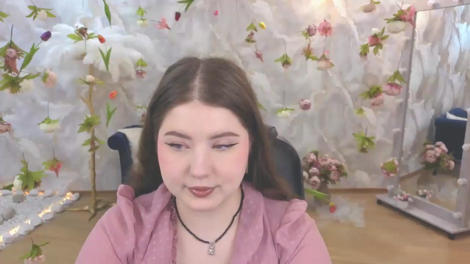 Gallery image thumbnail from EnigmaVeil's myfreecams stream on, 06/18/2026, 18:51 image 6 of 20
