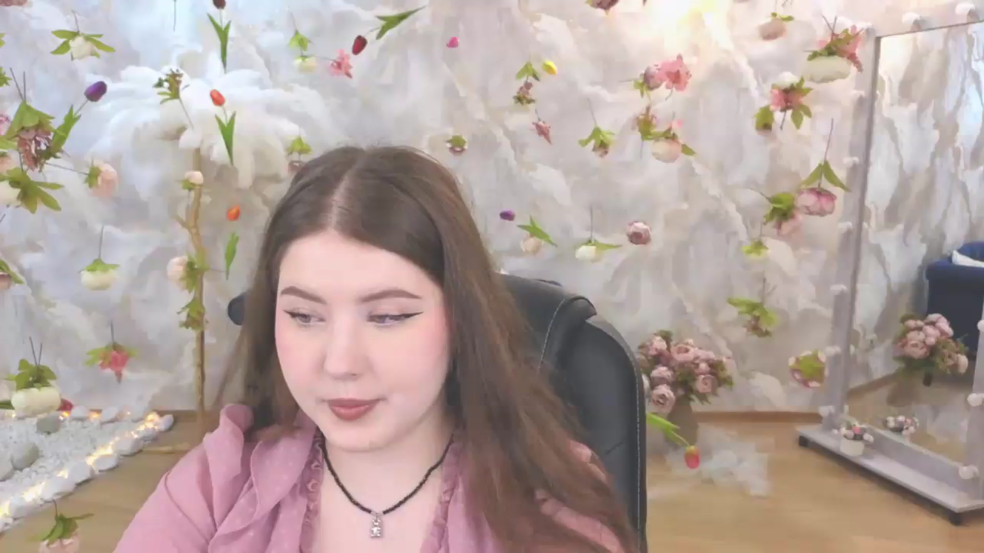 Gallery image thumbnail from EnigmaVeil's myfreecams stream on, 06/18/2026, 19:47 image 8 of 20