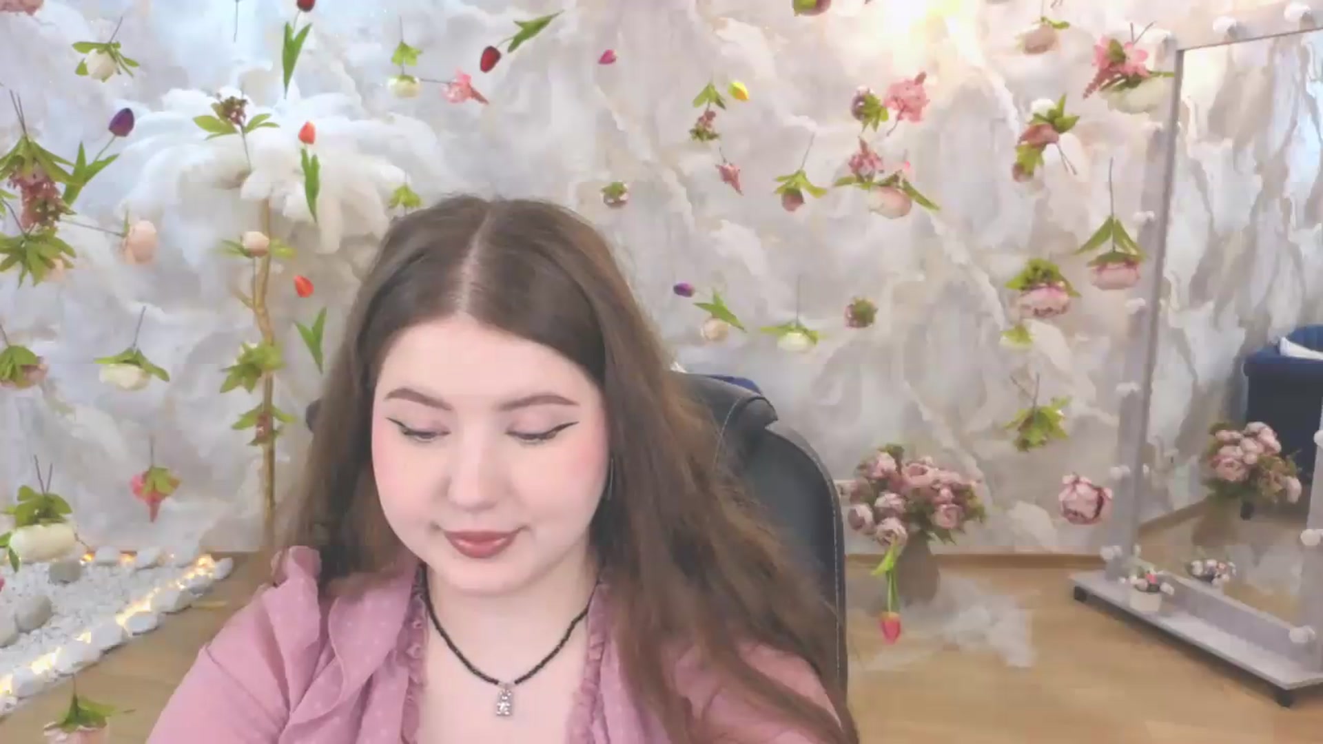 Gallery image thumbnail from EnigmaVeil's myfreecams stream on, 06/18/2026, 19:47 image 9 of 20
