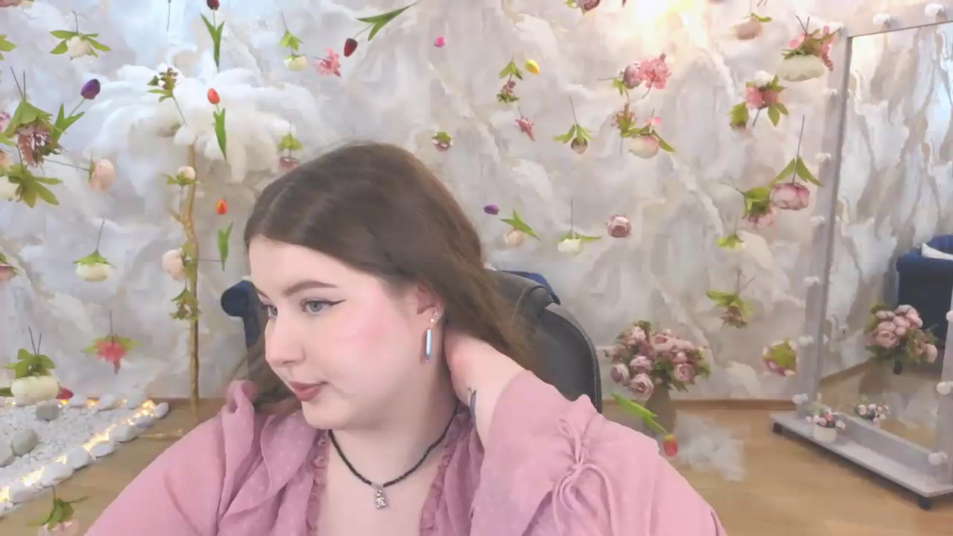 Gallery image thumbnail from EnigmaVeil's myfreecams stream on, 06/18/2026, 19:47 image 3 of 20