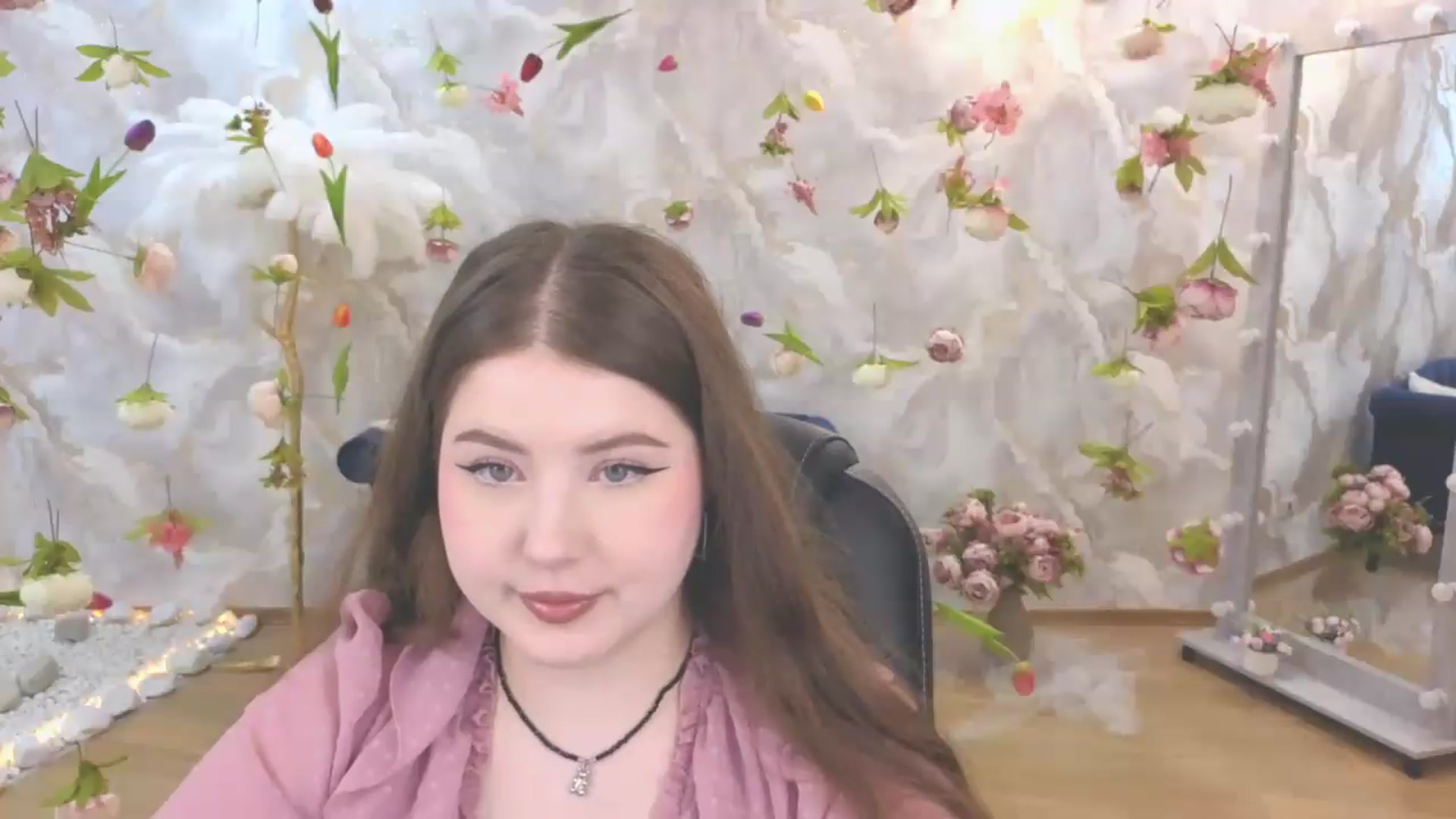 Gallery image thumbnail from EnigmaVeil's myfreecams stream on, 06/18/2026, 19:47 image 5 of 20