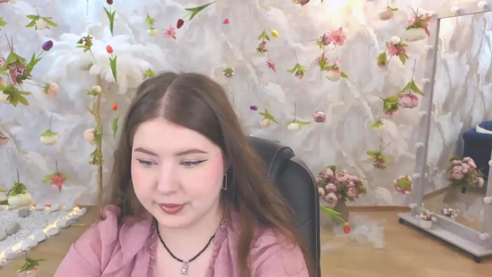 Gallery image thumbnail from EnigmaVeil's myfreecams stream on, 06/18/2026, 19:47 image 18 of 20