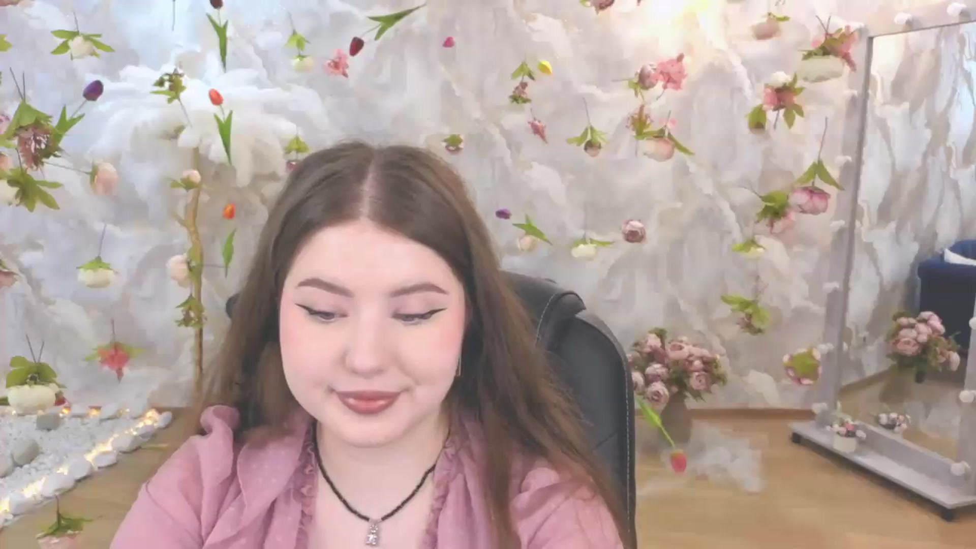 Gallery image thumbnail from EnigmaVeil's myfreecams stream on, 06/18/2026, 19:47 image 19 of 20