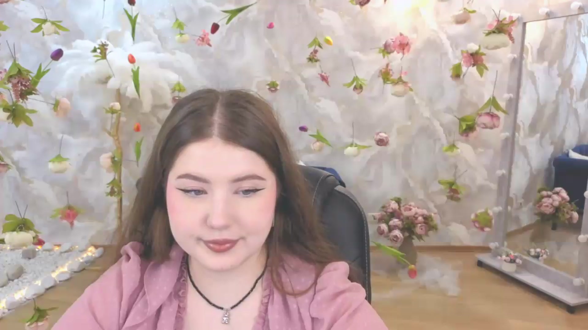 Gallery image thumbnail from EnigmaVeil's myfreecams stream on, 06/18/2026, 19:47 image 2 of 20