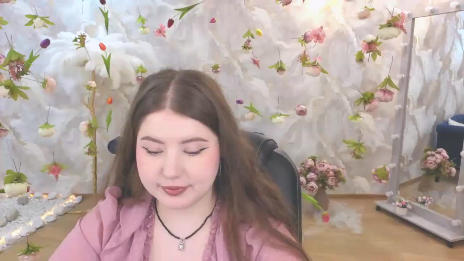 Gallery image thumbnail from EnigmaVeil's myfreecams stream on, 06/18/2026, 19:47 image 14 of 20