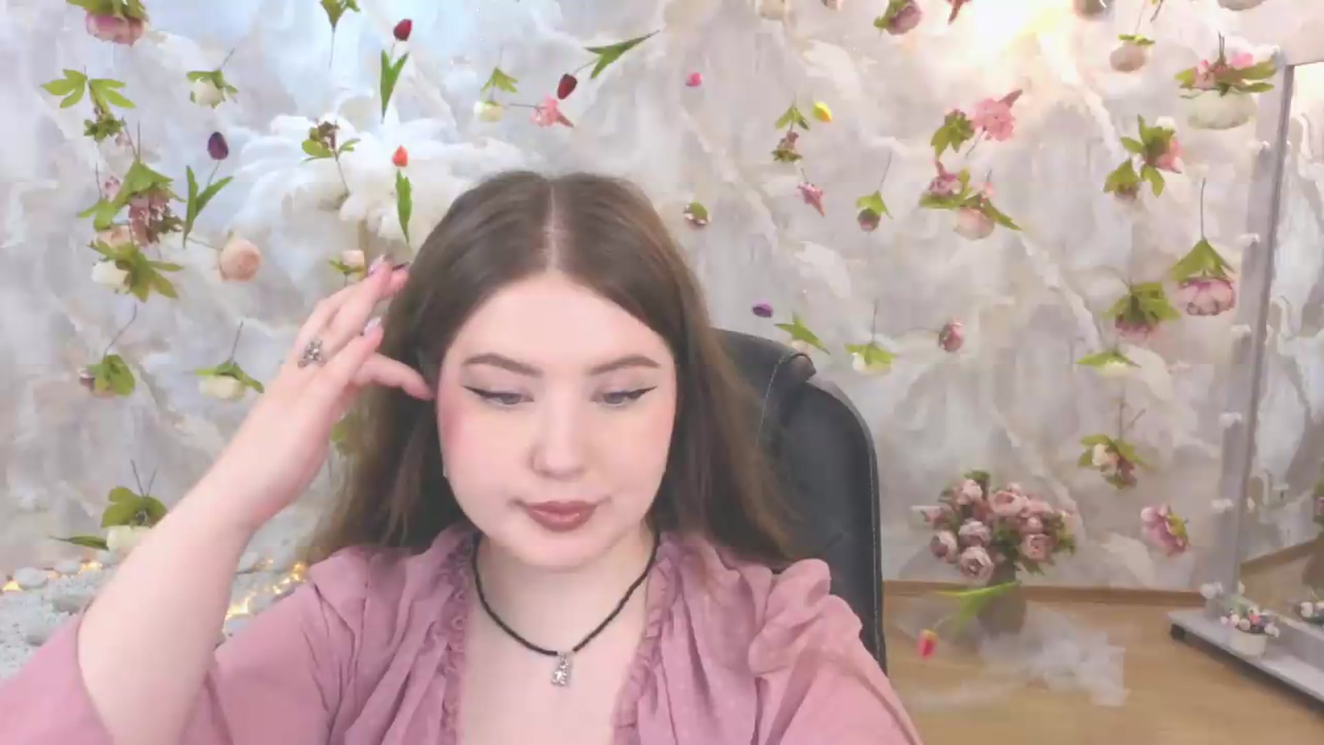 Gallery image thumbnail from EnigmaVeil's myfreecams stream on, 06/18/2026, 20:54 image 19 of 20