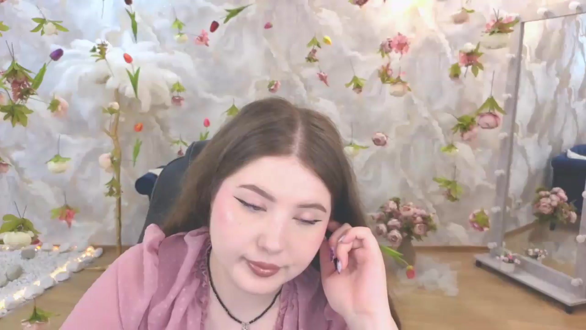 Gallery image thumbnail from EnigmaVeil's myfreecams stream on, 06/18/2026, 20:54 image 4 of 20
