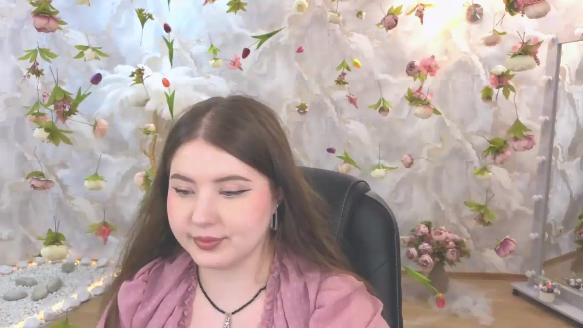 Gallery image thumbnail from EnigmaVeil's myfreecams stream on, 06/18/2026, 21:47 image 12 of 20
