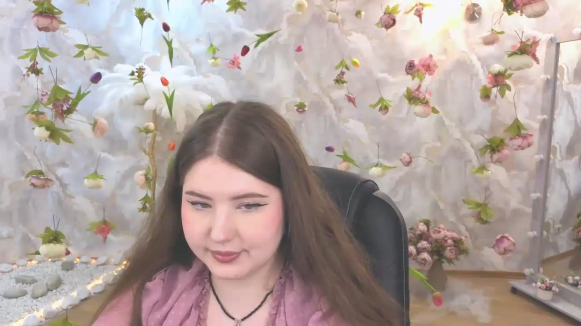 Gallery image thumbnail from EnigmaVeil's myfreecams stream on, 06/18/2026, 21:47 image 19 of 20