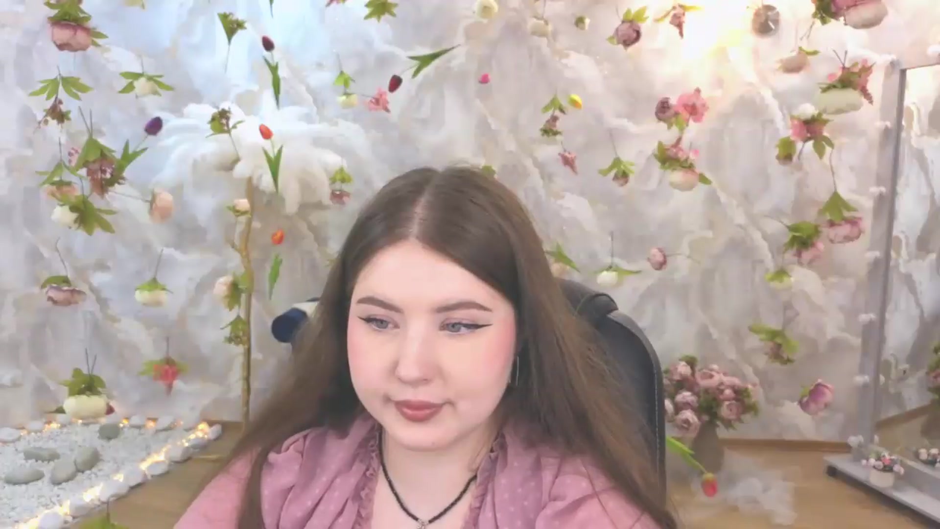 Gallery image thumbnail from EnigmaVeil's myfreecams stream on, 06/18/2026, 21:47 image 14 of 20