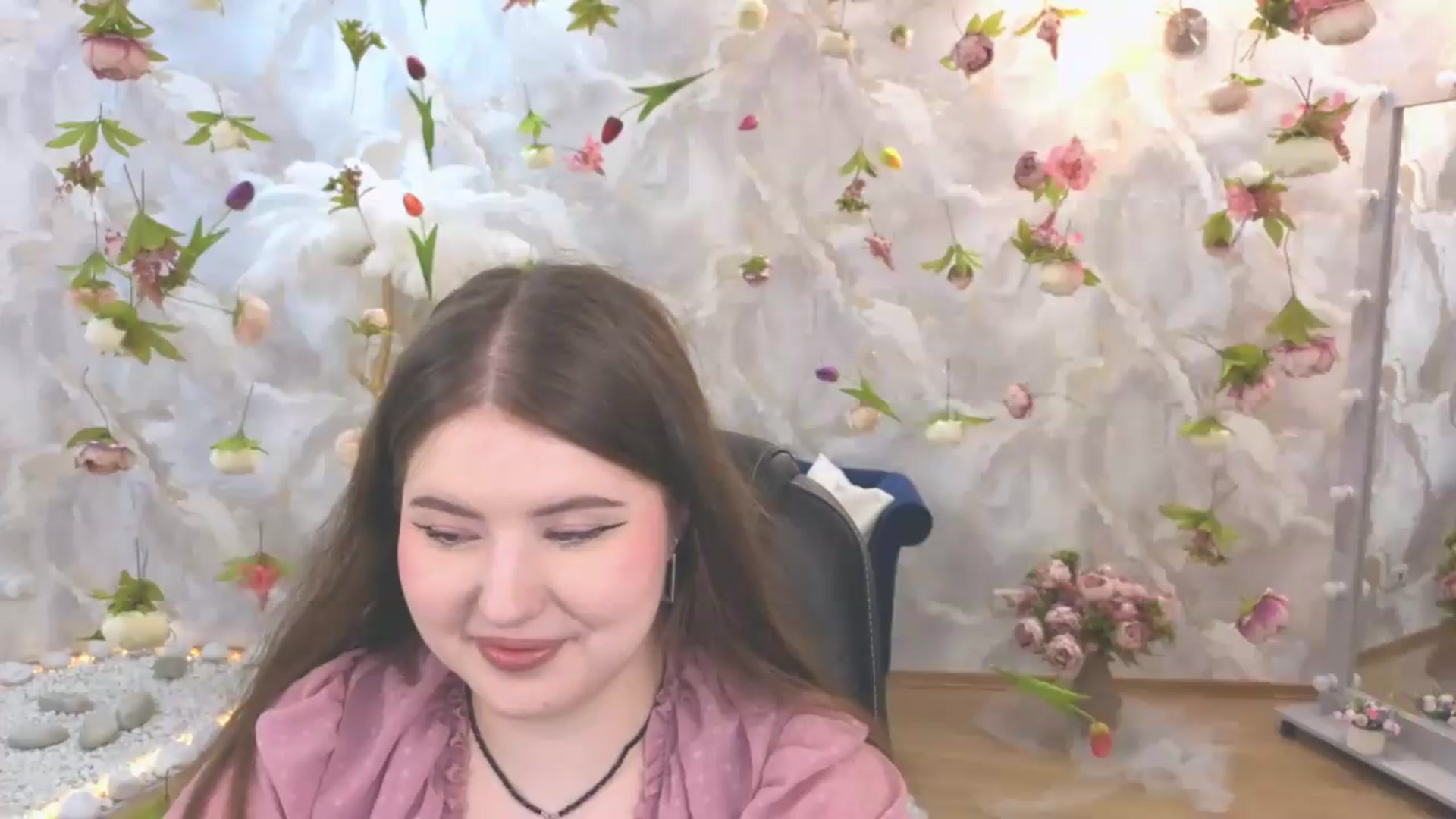 Gallery image thumbnail from EnigmaVeil's myfreecams stream on, 06/18/2026, 21:47 image 7 of 20