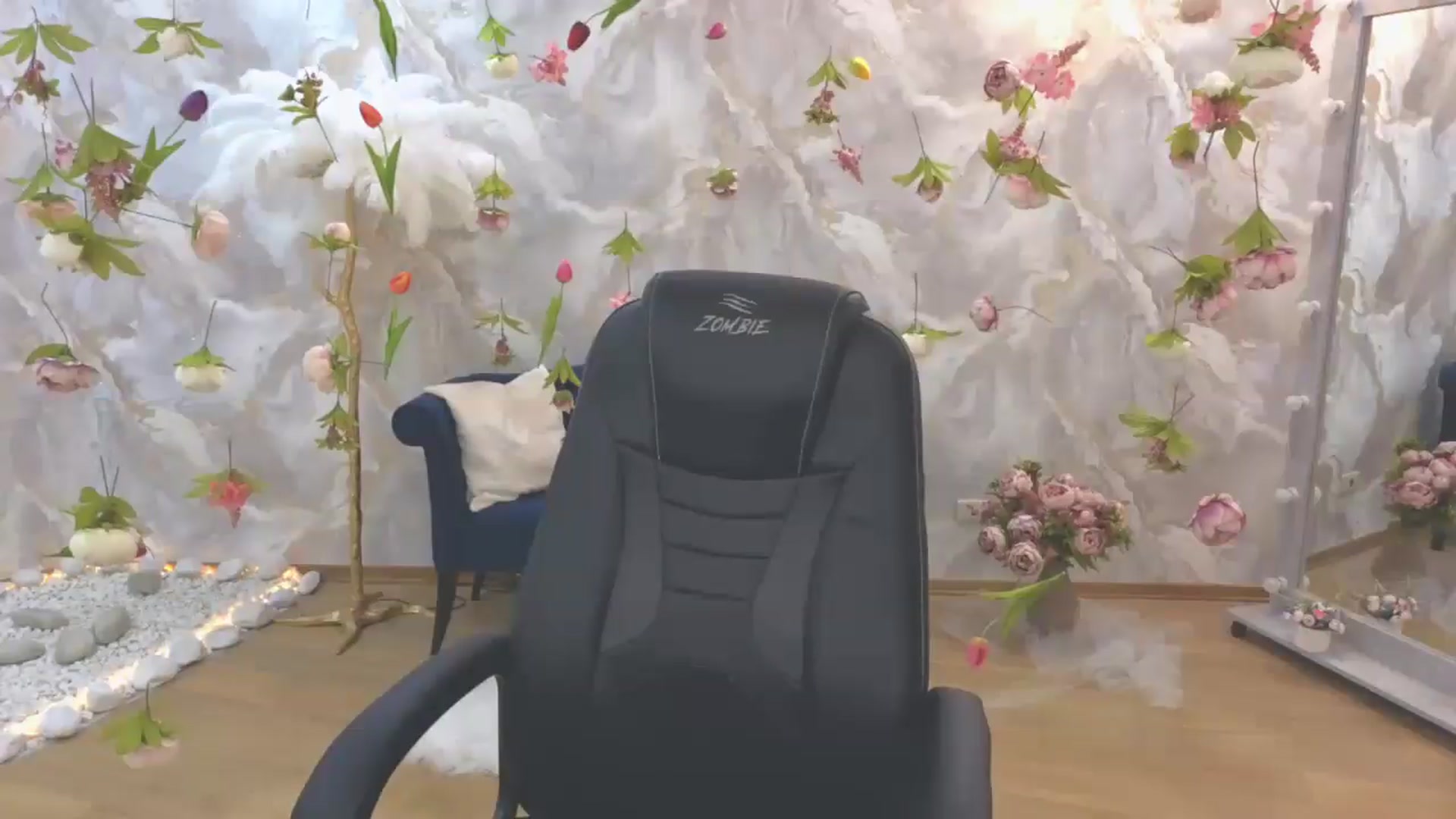 Gallery image thumbnail from EnigmaVeil's myfreecams stream on, 06/18/2026, 22:25 image 6 of 20