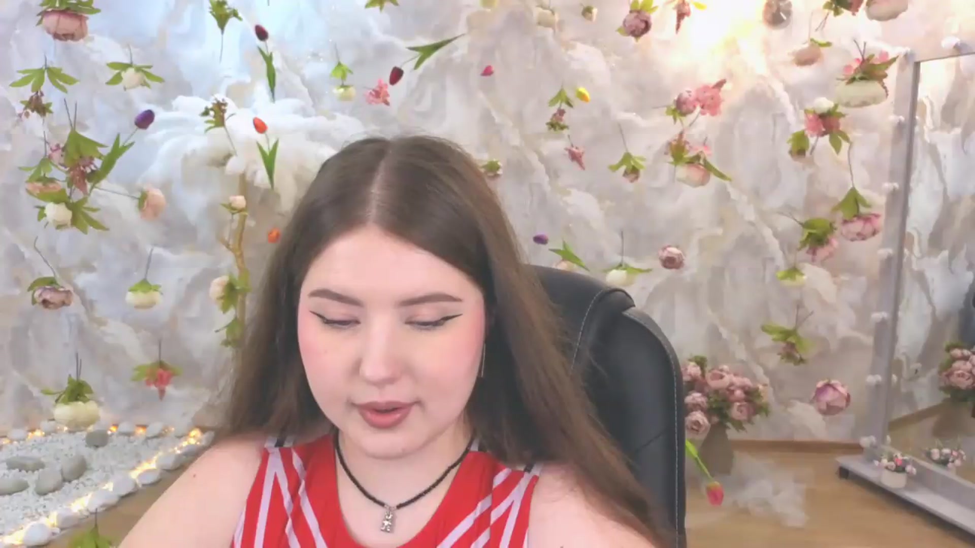 Gallery image thumbnail from EnigmaVeil's myfreecams stream on, 06/18/2026, 23:47 image 17 of 20