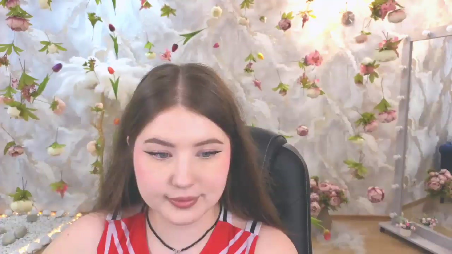 Gallery image thumbnail from EnigmaVeil's myfreecams stream on, 06/18/2026, 23:47 image 13 of 20