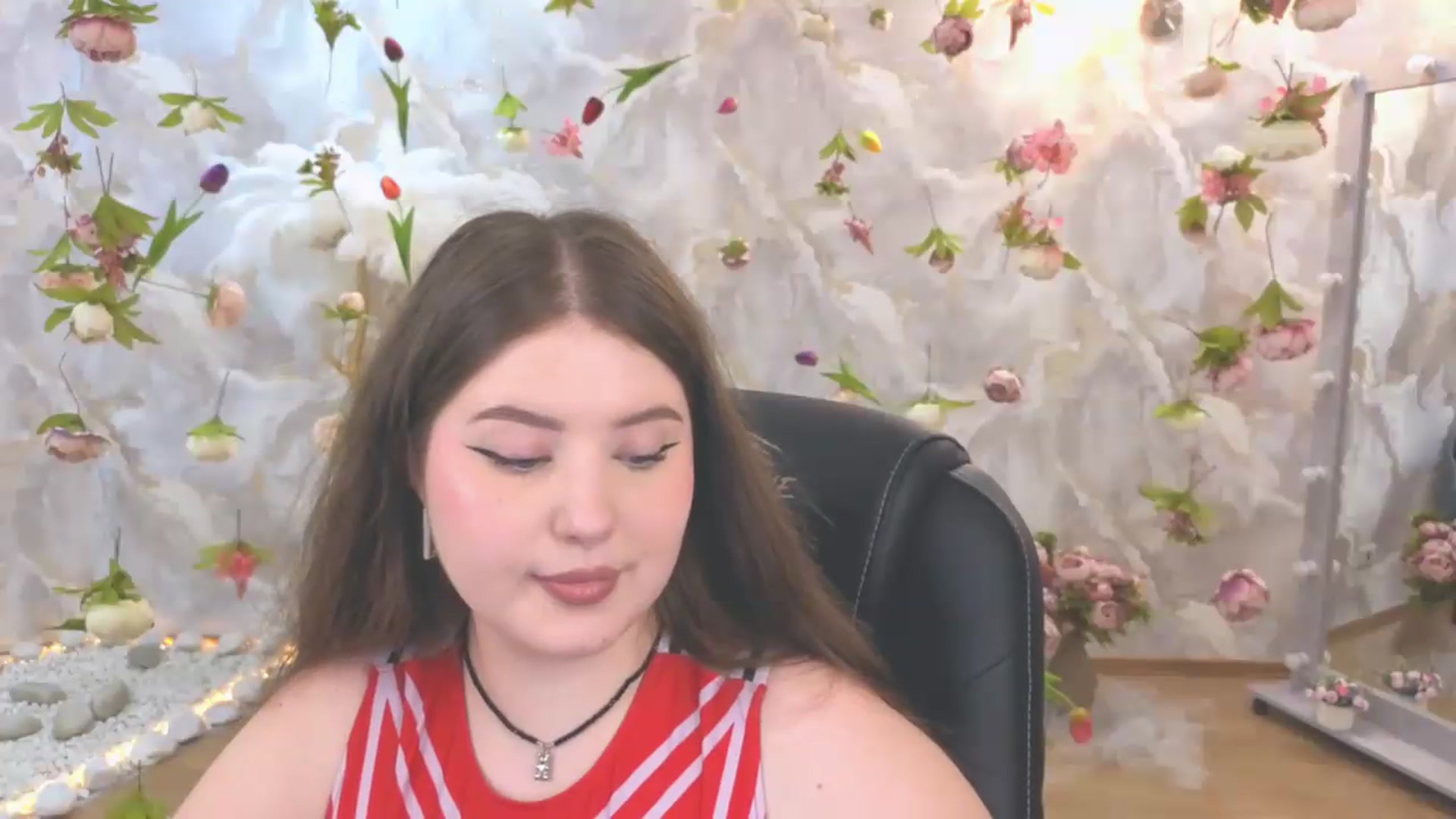 Gallery image thumbnail from EnigmaVeil's myfreecams stream on, 06/18/2026, 23:47 image 19 of 20
