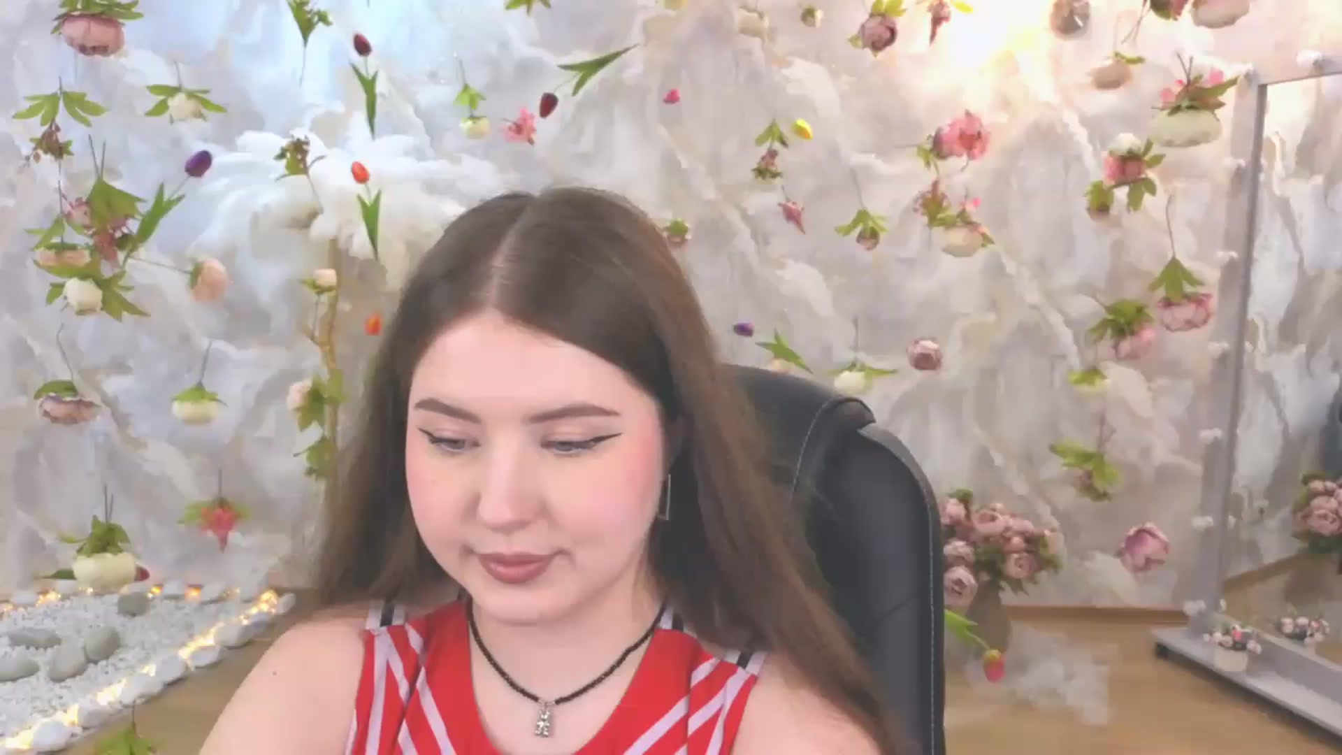 Gallery image thumbnail from EnigmaVeil's myfreecams stream on, 06/18/2026, 23:47 image 16 of 20