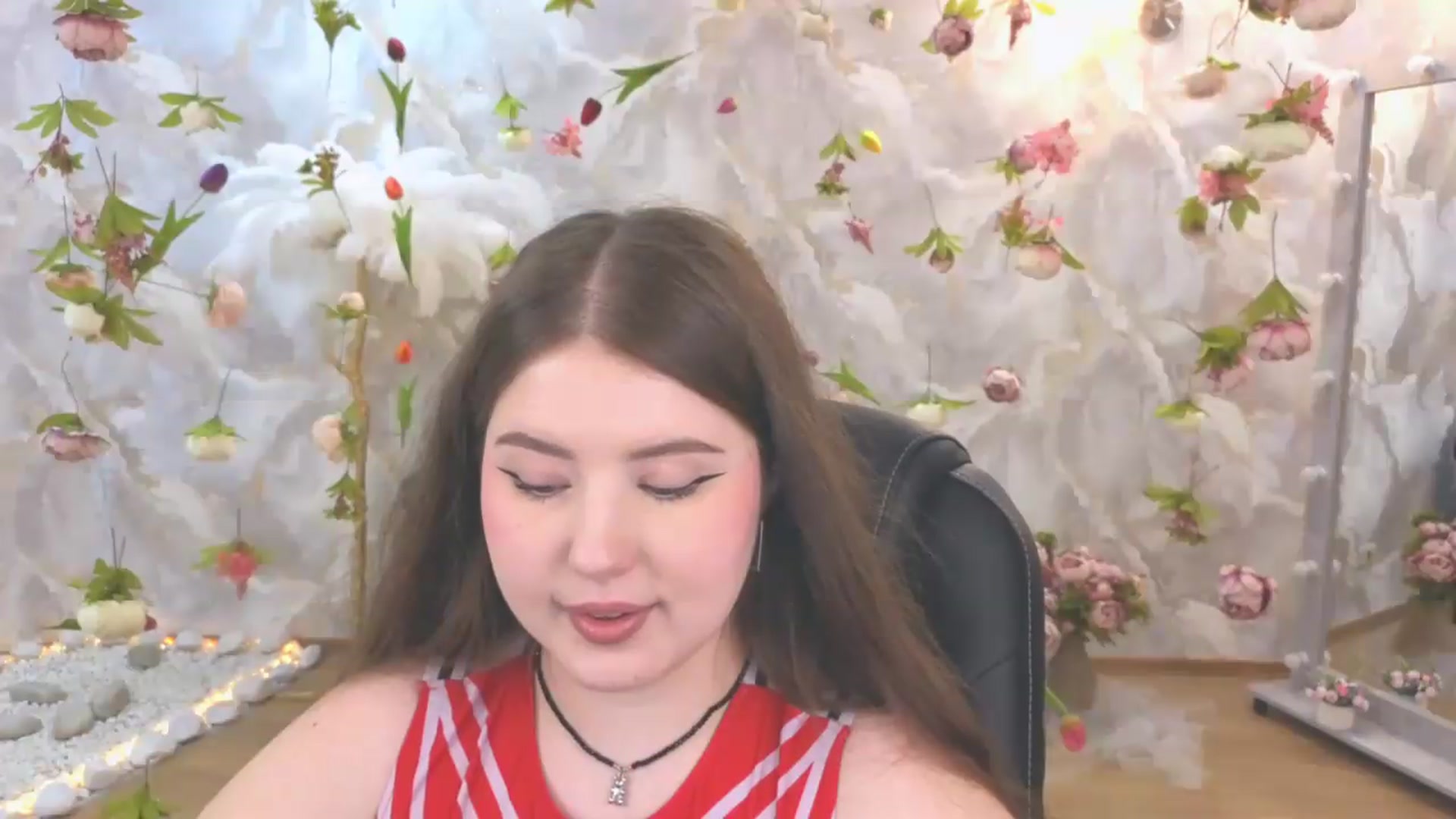 Gallery image thumbnail from EnigmaVeil's myfreecams stream on, 06/18/2026, 23:47 image 18 of 20