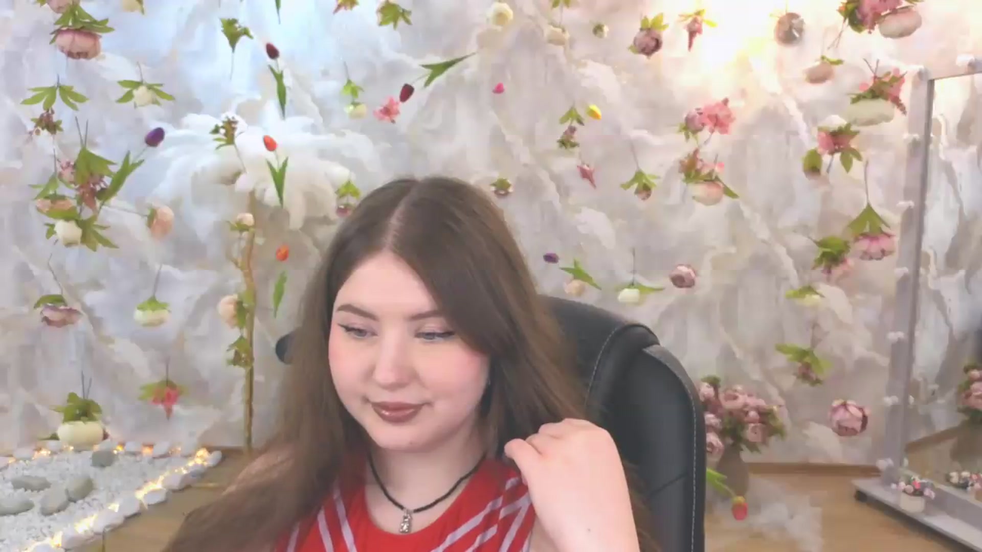 Gallery image thumbnail from EnigmaVeil's myfreecams stream on, 06/19/2026, 24:47 image 9 of 20