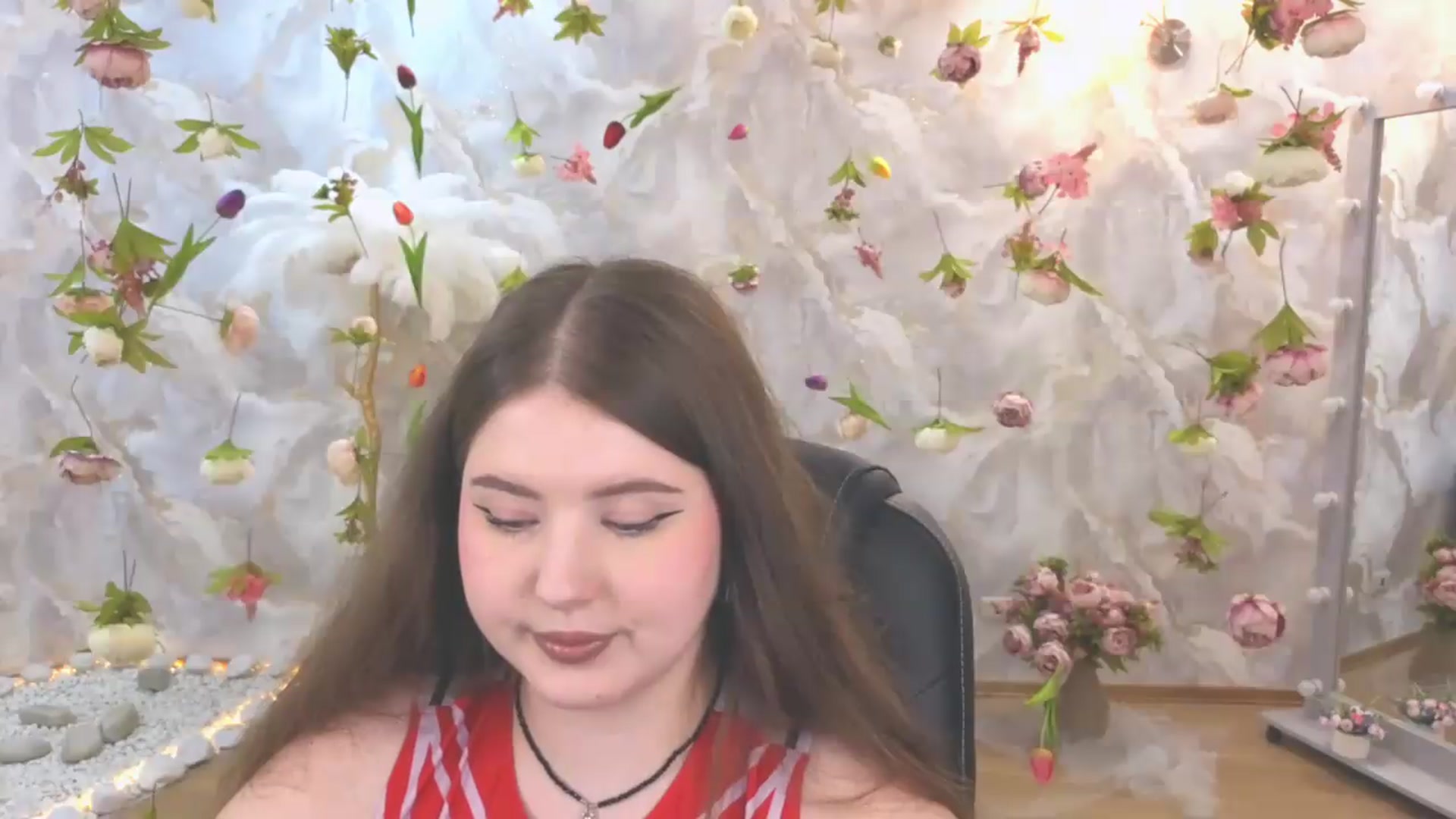Gallery image thumbnail from EnigmaVeil's myfreecams stream on, 06/19/2026, 24:47 image 4 of 20