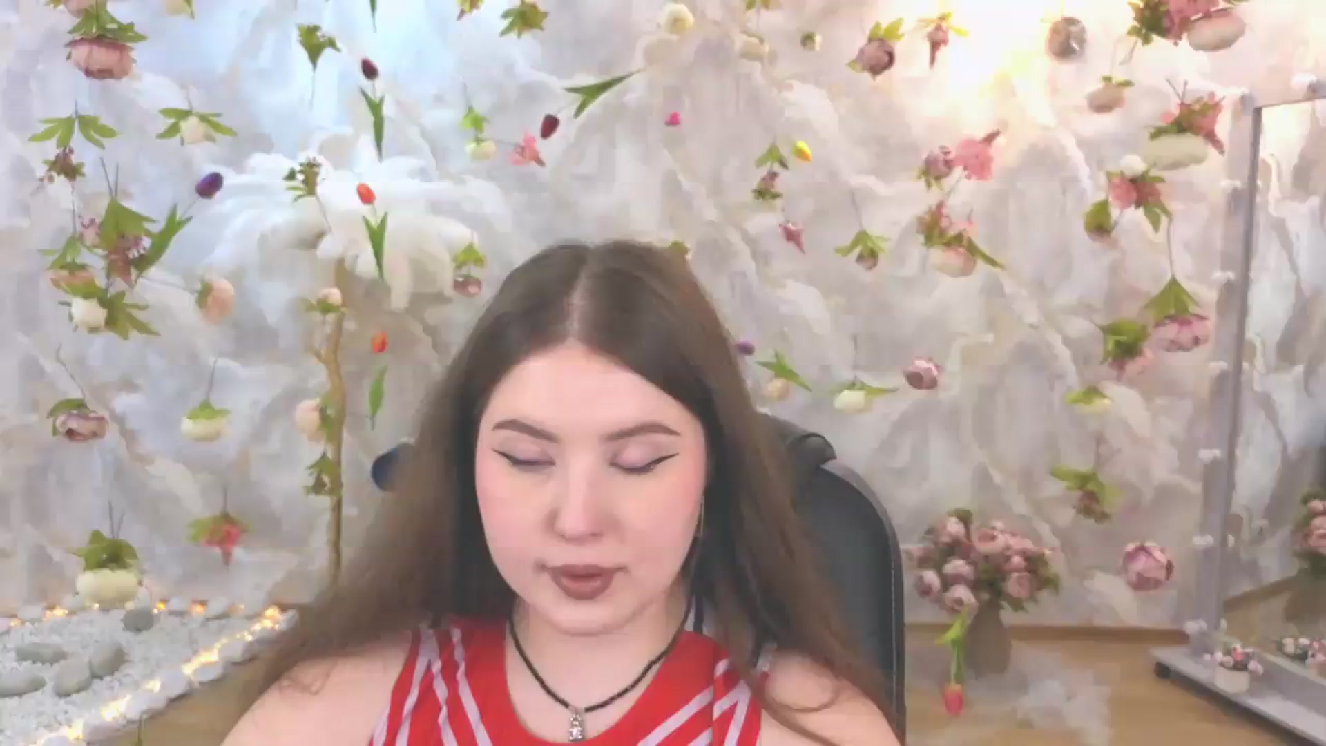 Gallery image thumbnail from EnigmaVeil's myfreecams stream on, 06/19/2026, 24:47 image 1 of 20