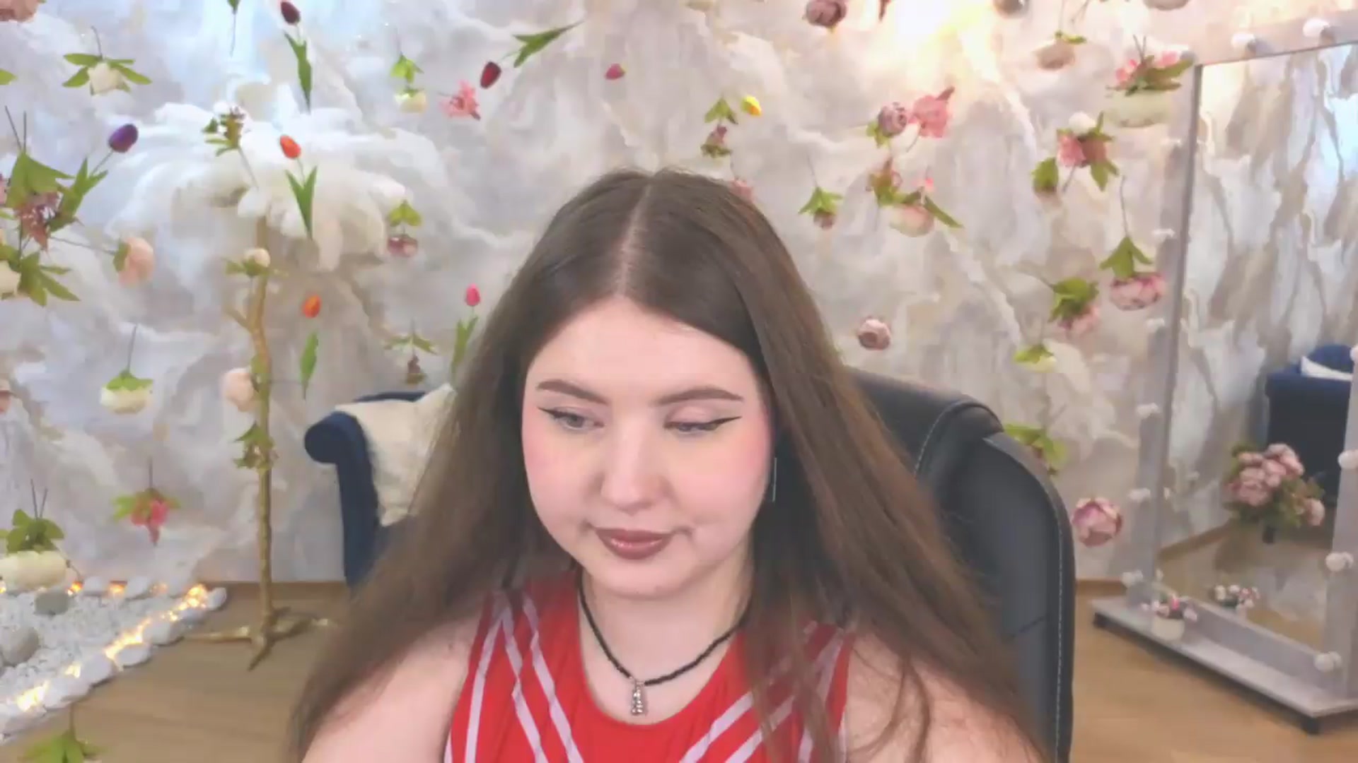 Gallery image thumbnail from EnigmaVeil's myfreecams stream on, 06/19/2026, 01:01 image 5 of 20