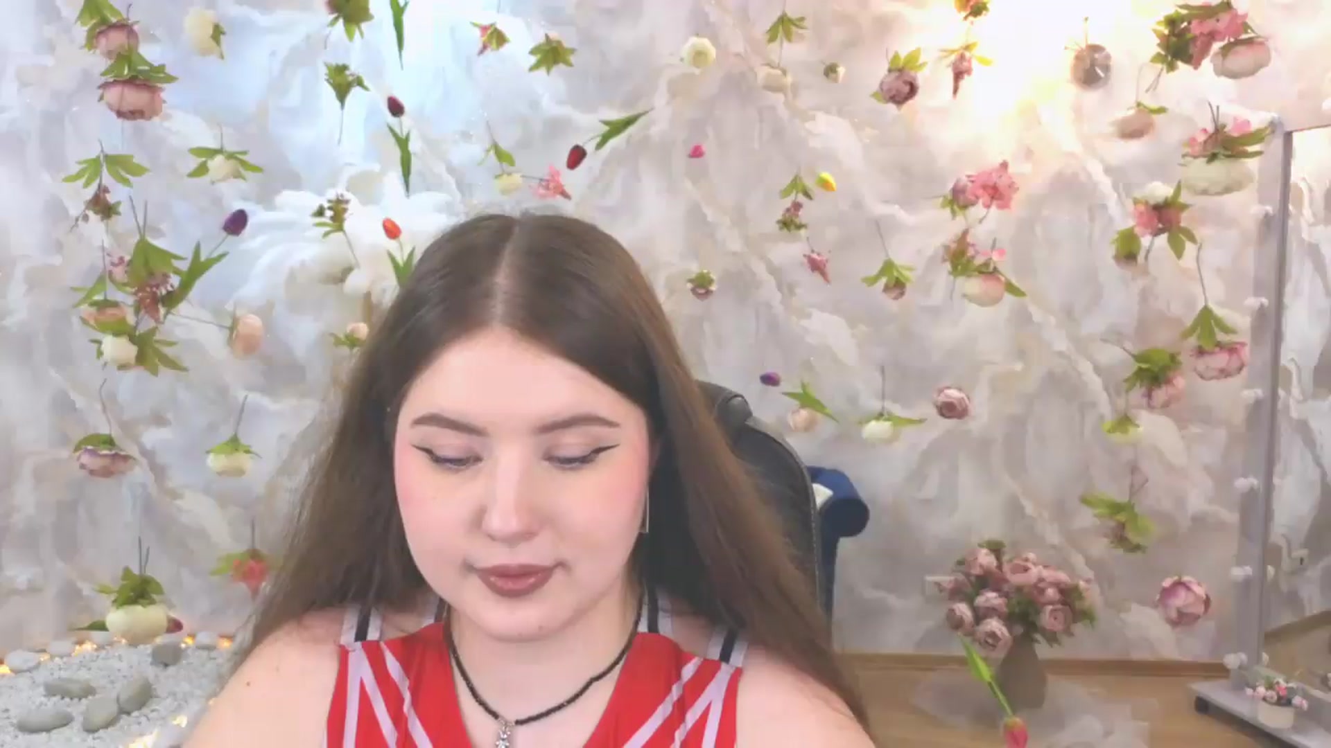 Gallery image thumbnail from EnigmaVeil's myfreecams stream on, 06/19/2026, 02:26 image 18 of 20