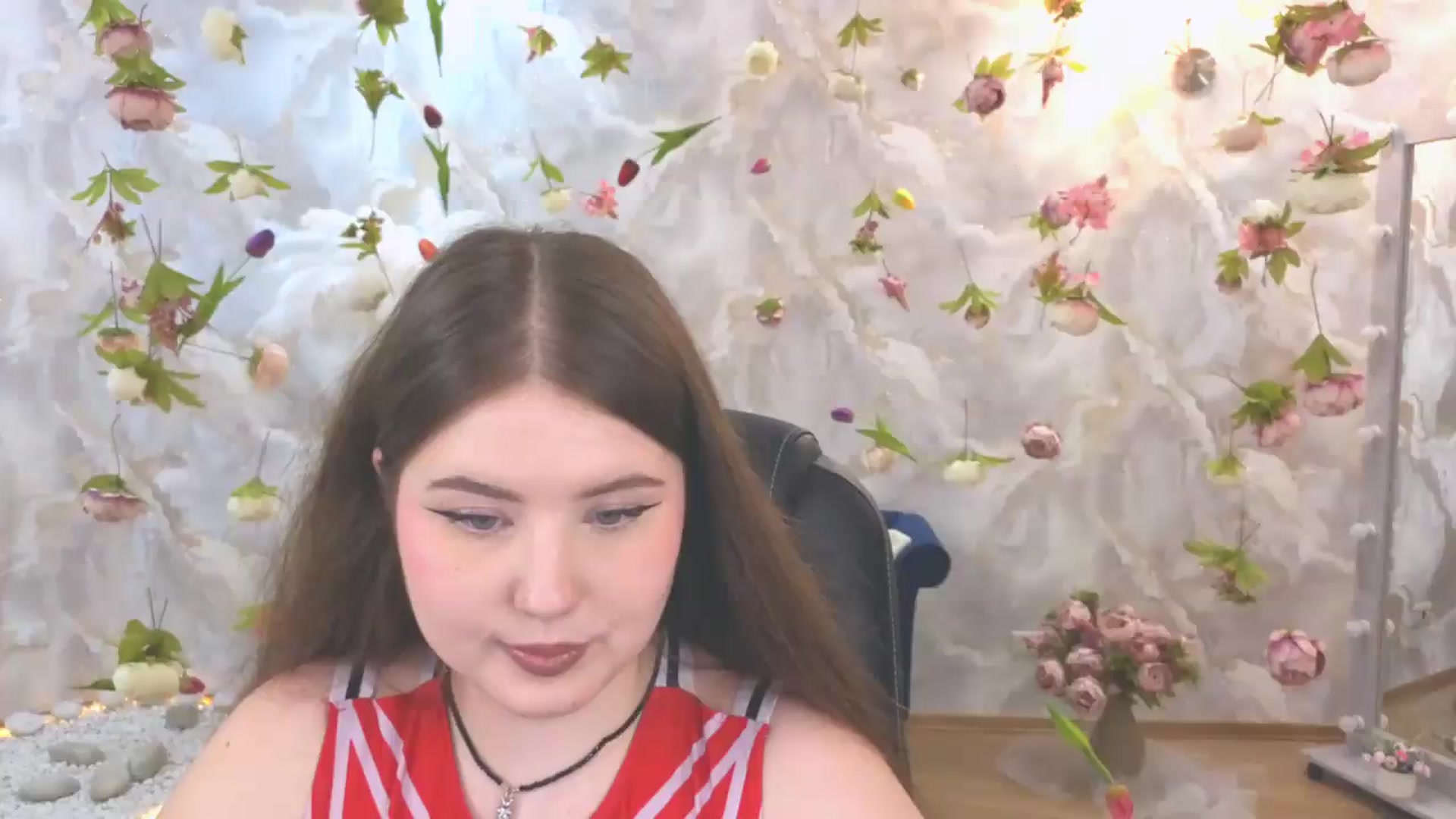 Gallery image thumbnail from EnigmaVeil's myfreecams stream on, 06/19/2026, 02:26 image 16 of 20