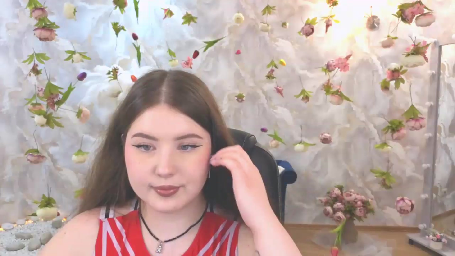 Gallery image thumbnail from EnigmaVeil's myfreecams stream on, 06/19/2026, 02:26 image 15 of 20