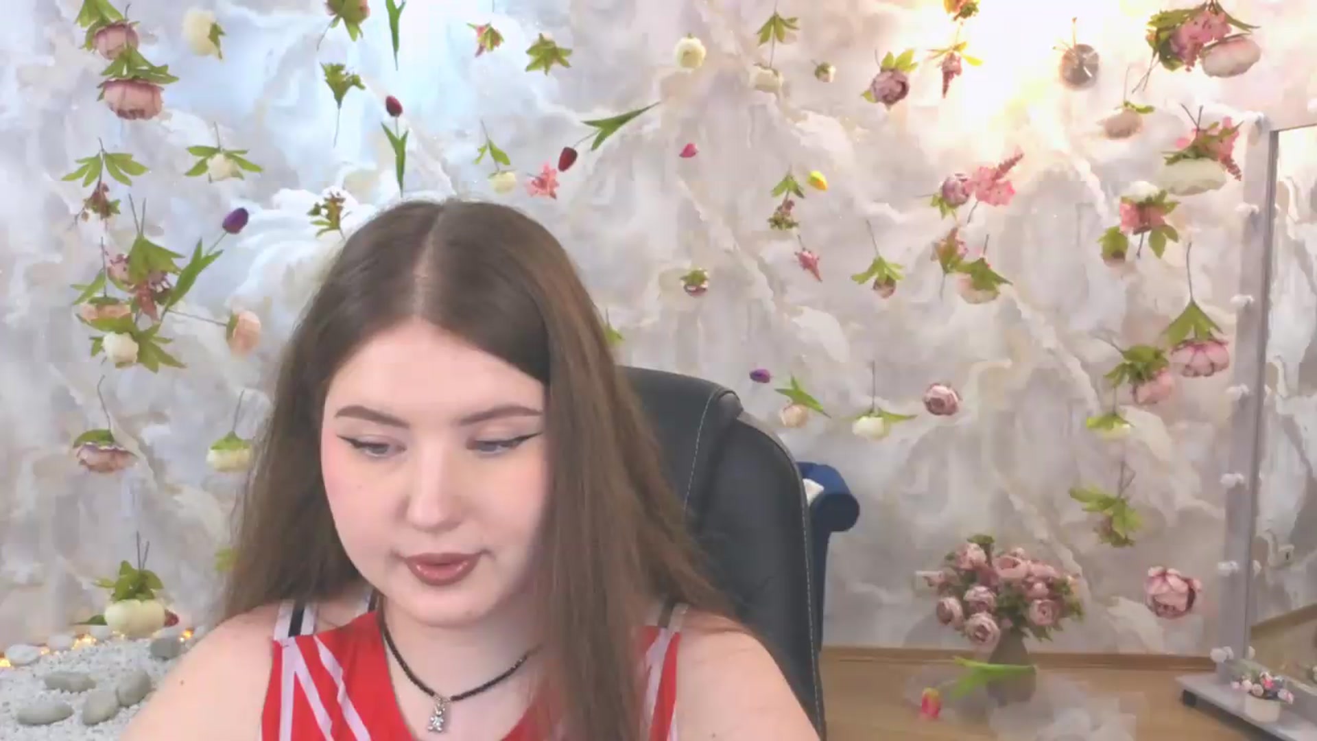 Gallery image thumbnail from EnigmaVeil's myfreecams stream on, 06/19/2026, 02:26 image 14 of 20