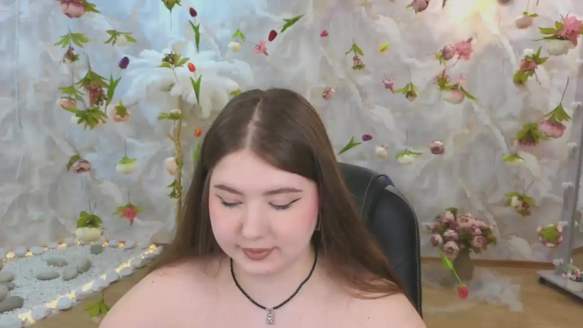 Gallery image thumbnail from EnigmaVeil's myfreecams stream on, 06/19/2026, 19:47 image 1 of 20