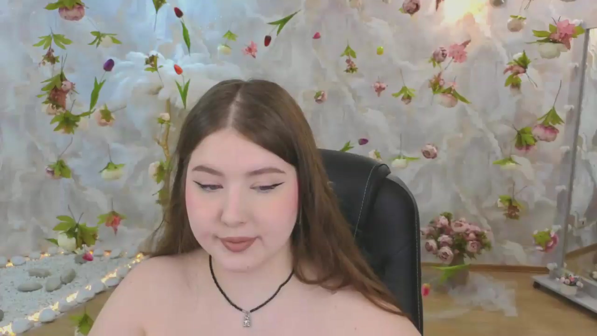 Gallery image thumbnail from EnigmaVeil's myfreecams stream on, 06/19/2026, 19:47 image 10 of 20
