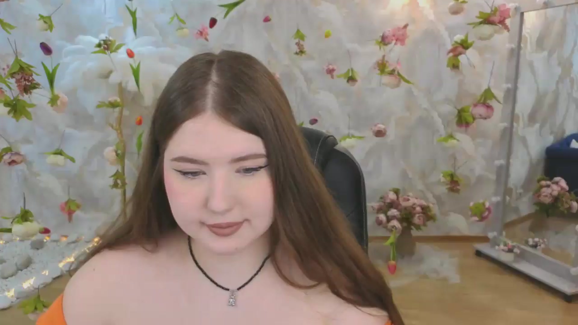 Gallery image thumbnail from EnigmaVeil's myfreecams stream on, 06/19/2026, 20:43 image 8 of 20