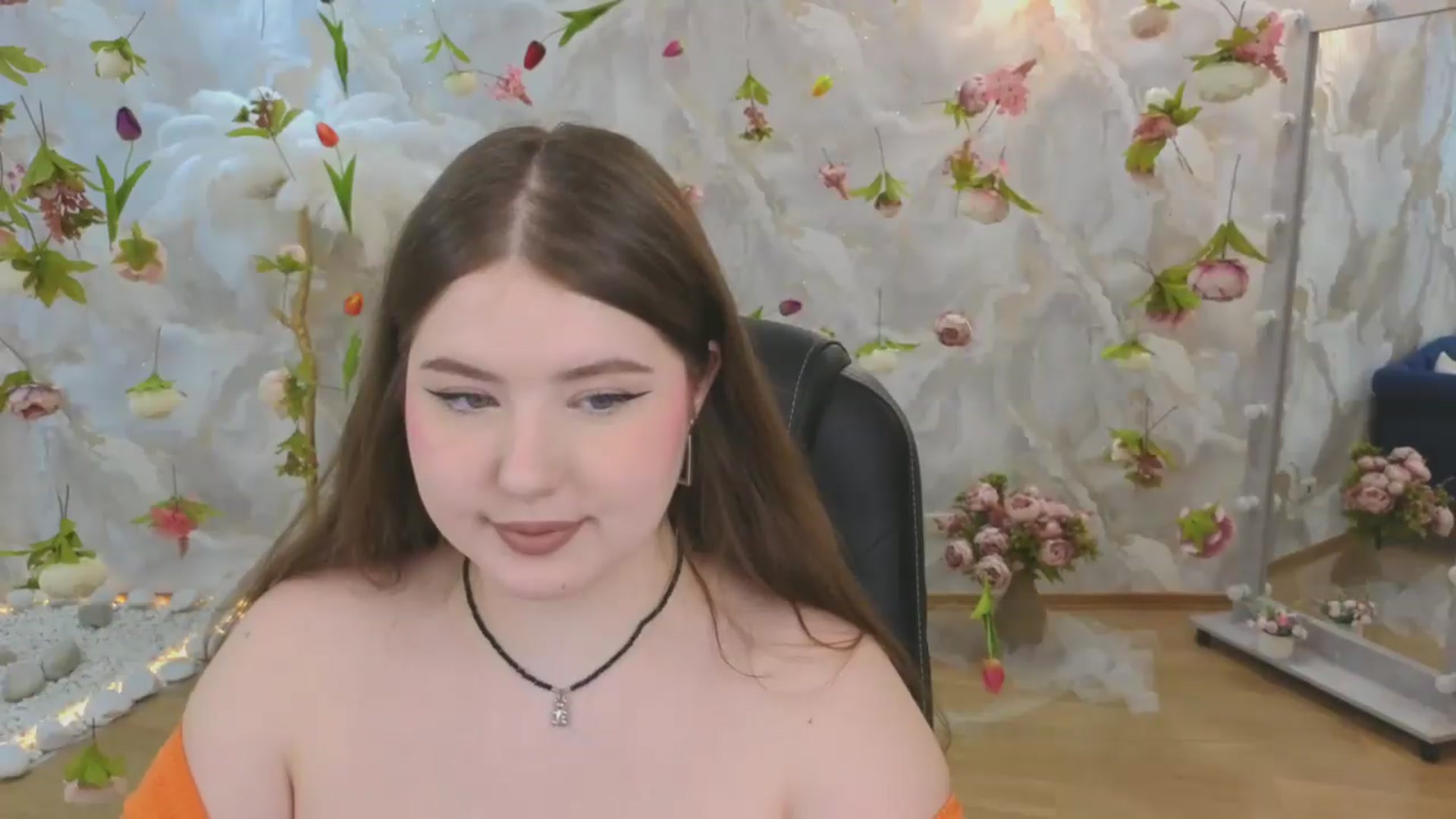 Gallery image thumbnail from EnigmaVeil's myfreecams stream on, 06/19/2026, 20:43 image 10 of 20