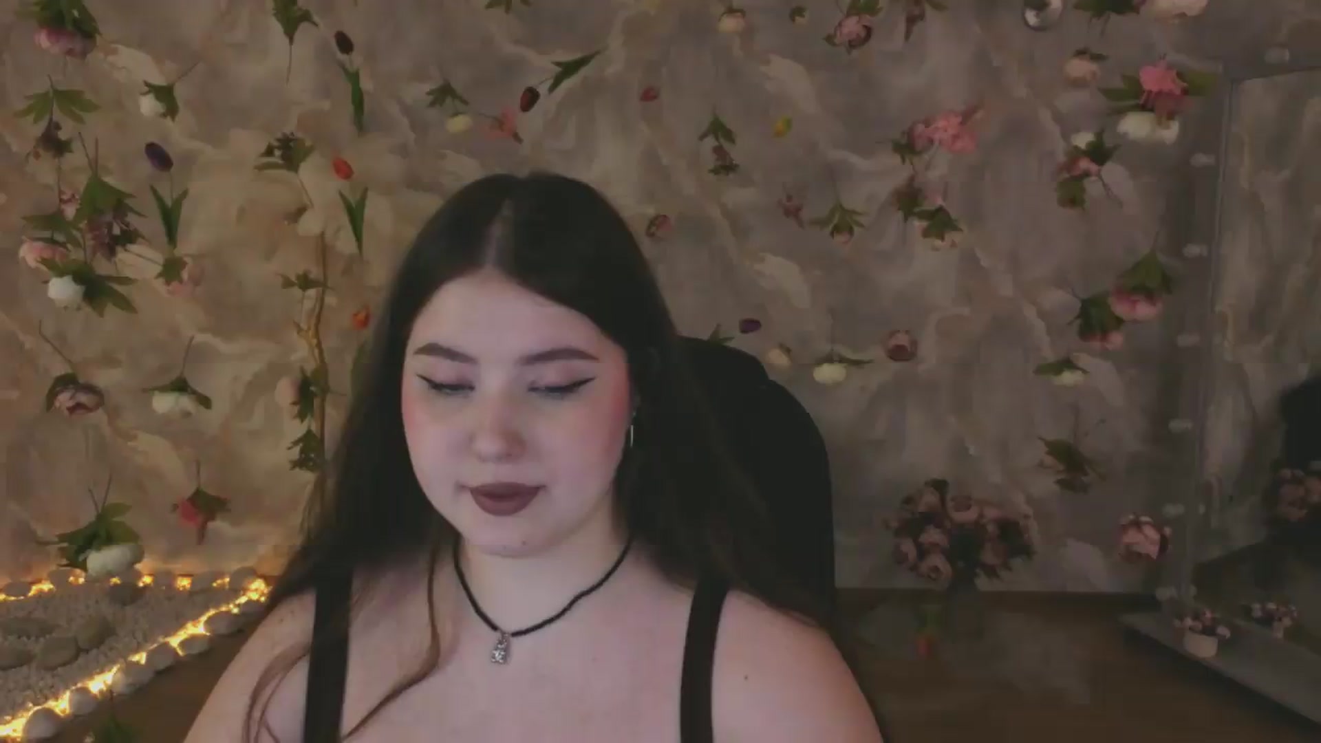 Gallery image thumbnail from EnigmaVeil's myfreecams stream on, 06/19/2026, 21:46 image 11 of 20